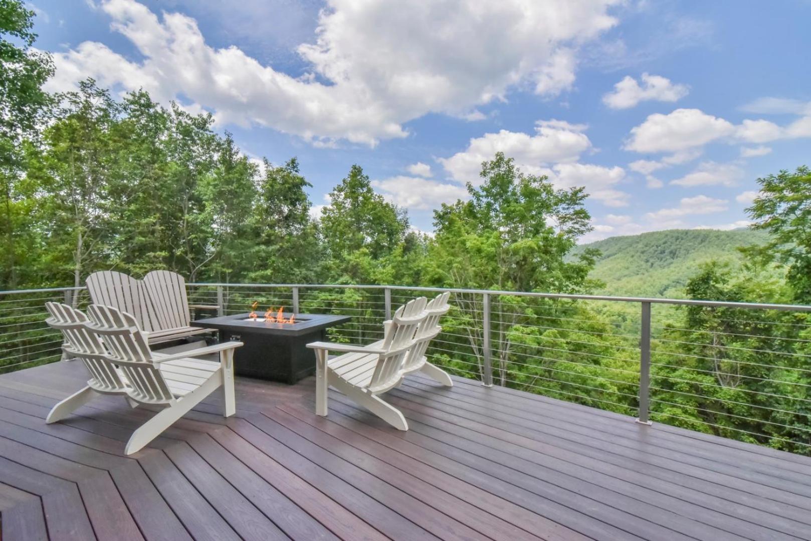 Skytop Chalet Pet Friendly, Hot Tub And Views Villa Black Mountain Exterior photo